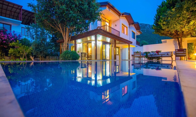 Icmeler City Center Villa | Villa Damla Sogut Marmaris