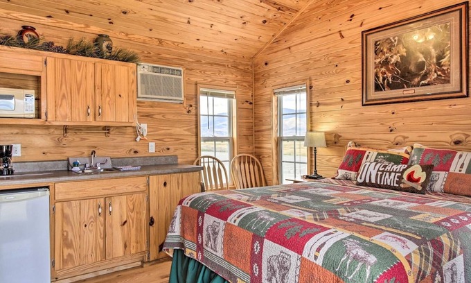 Livingston Cabina | Damselfly Cabin (Cabin #5)