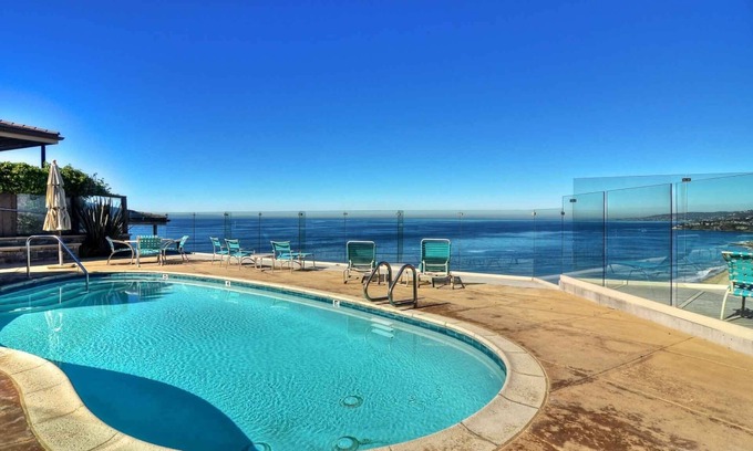 Dana Point Condominio | Dana Point Condominio frente al mar con piscina, vistas impresionantes, unidad actualizada!