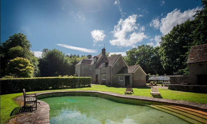 Lydney Cabaña | Danby Lodge - 6 bed luxury house in the Forest of Dean