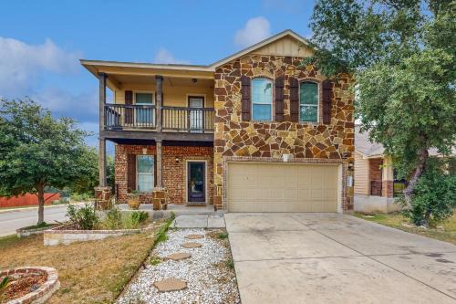 West San Antonio Casa | Dancing Wolf