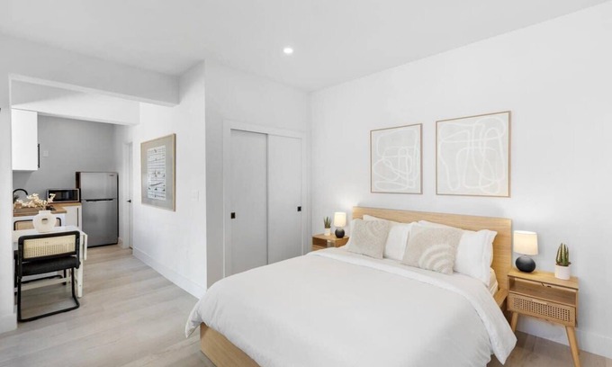 Melaleuca Gardens Apartamento | Dania Private Studio | Minutes to Dania Beach