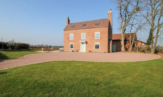 Claines Cabaña | DANIELS FARMHOUSE, luxury holiday cottage, with hot tub in Claines