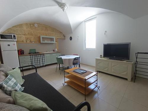 Montfrin Apartamento | Dans maison de maître, appartement indépendant.