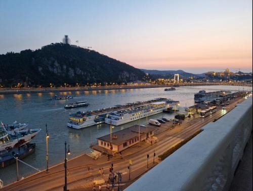 Inner City Budapest Apartamento | Danube Wonder View apartment
