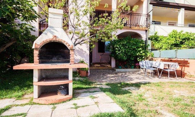 Monterol Apartamento | DARA house with apartments / Dara1 APARTMENT