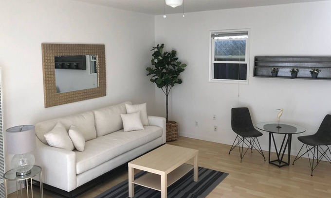 Scotts Valley Cabaña | Darling 1 bed/1 bath cottage on shared property in Scotts Valley.