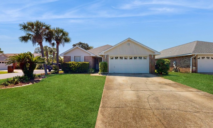 Seaspray Casa | Darling home near the beach with pool, deeded beach access, patio, W/D, & AC