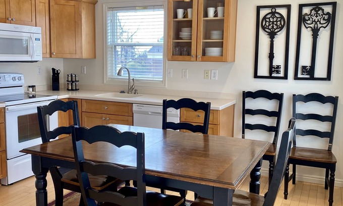 Ogden Casa | Darling house near outdoor adventures-newly remodeled