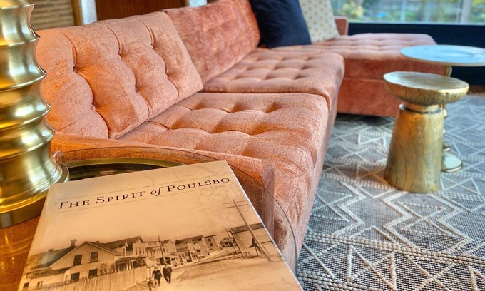 Poulsbo Casa | Darling Mid-Century Cottage in Downtown Poulsbo! Small dogs welcome Walk to town
