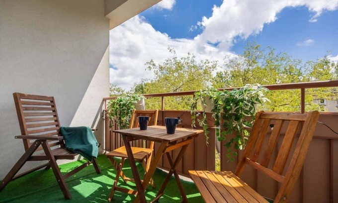 Nowa Praga Apartamento | Darwina 18 | Spacious Apartment | WiFi