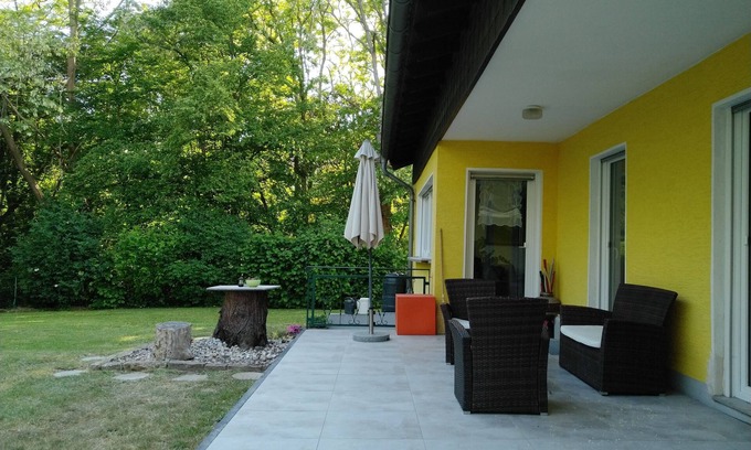 Troisdorf Casa | Das 6- Zimmer Ferienhaus mit einem 800 qm großen Garten