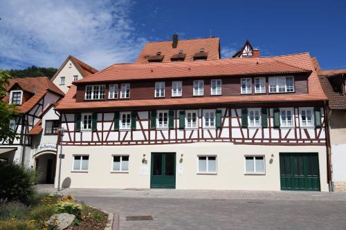 Heppenheim Apartamento | Das schiefe Haus - Wohnung "Weinlage"