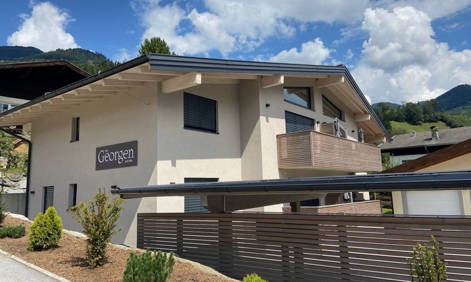 Gries Apartamento | Das Georgen, Schmitten by Interhome