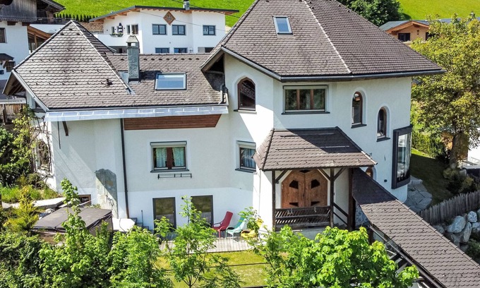 Emberg Casa | Data.Castle - Ski in Ski out by Interhome