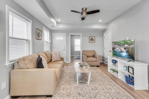 Atlantic City Casa | Dave and Busters, Outlets, Convention Center across street w Parking - Sleeps 15