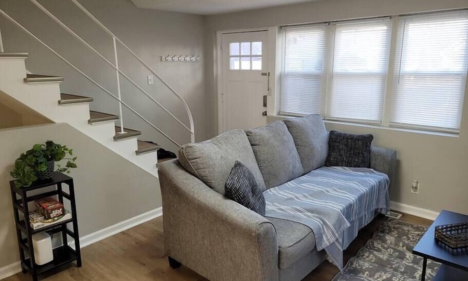 Joslyn Castle Apartamento | Davenport Dwellings-Three Bedroom