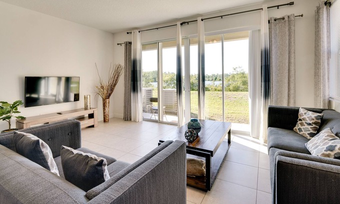 Bridgewater Crossing Casa | Davenport Home w/ Pool Access ~ 11 Mi to Disney!