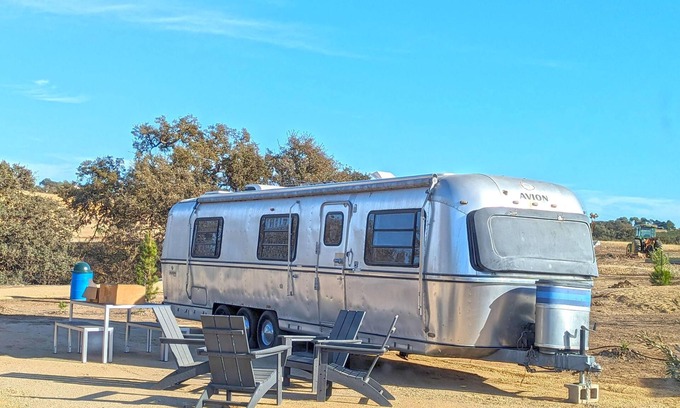 Paso Robles Alquiler De RV | David Bowie Trailer - Bowie Themed Vintage Trailer