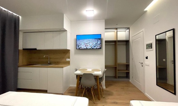 Vlore Apartamento | David's Studio Stays