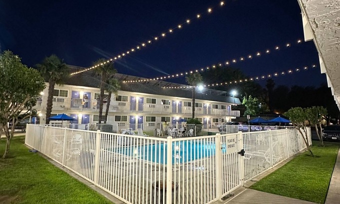 Davis Casa | Davis- Private one-bedroom with pool