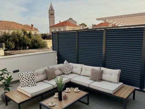 Cilipi Apartamento | Dawn & Dusk - Modern Two Bedroom Apartment with Mountain Views