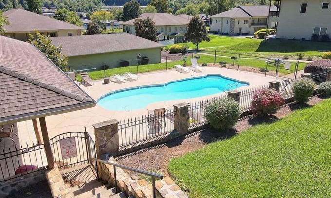 Hiawassee Condominio | Day Dreamer - by Chatuge Home Concierge Lake & Mountain Views Condo W/ Pool