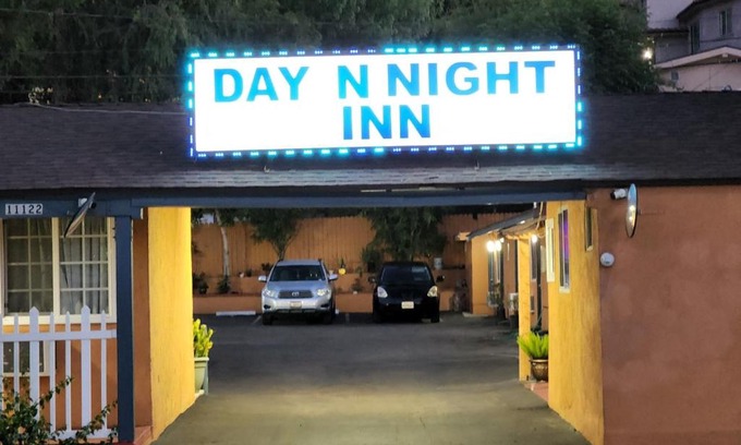 Studio City Hotel | DAY N NIGHT INN - Near Universal Studios Hollywood