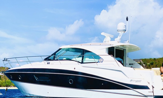 Benner Alquiler De Eote | Day or Night charters! Seas the Moment! 42' Charter Yacht- 2 beds 2 baths