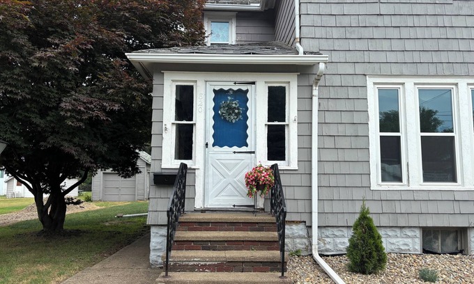 Conneaut Casa | Daydream Away, at our peaceful, roomy, 4 bed home, near the lake in Conneaut.
