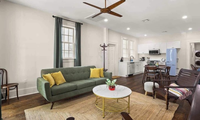 Uptown Historic District Casa | Daydreaming Uptown Su