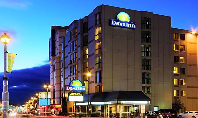 Fallsview Hotel | Days Inn by Wyndham Niagara Falls Near The Falls
