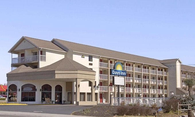 Sevierville Hotel | Days Inn by Wyndham Apple Valley Pigeon Forge/Sevierville