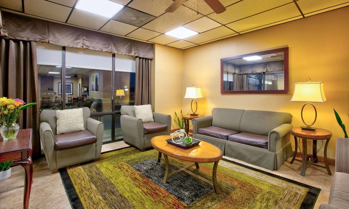 Batesville Hotel | Days Inn by Wyndham Batesville