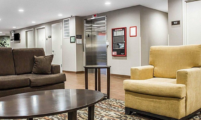 Borough Park Hotel | Days Inn by Wyndham Brooklyn Borough Park