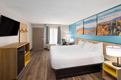 Clarksville Hotel | Days Inn by Wyndham Clarksville North EXIT 4