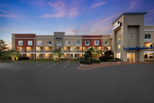 Florence Hotel | Days Inn by Wyndham Florence Near Civic Center