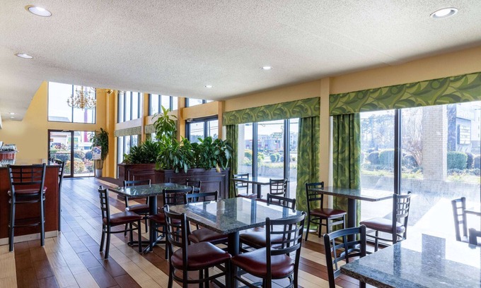 Florence Hotel | Days Inn by Wyndham Florence/I-95 North