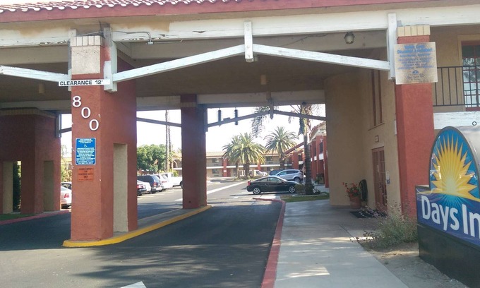 Hemet Hotel | Days Inn by Wyndham Hemet