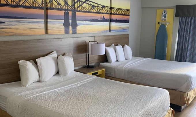Edgewood Hotel | Days Inn by Wyndham Louisville Airport Fair and Expo Center