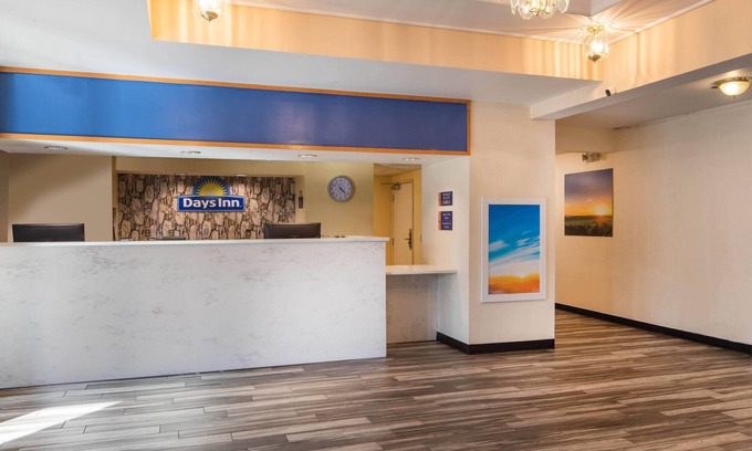 Macon Hotel | Days Inn by Wyndham Macon I-75 North