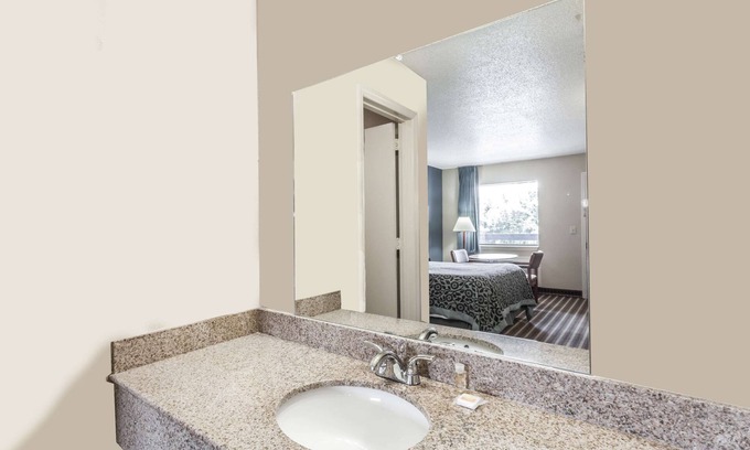 Talbot's Corner Hotel | Days Inn by Wyndham Nashville North/Opryland Area