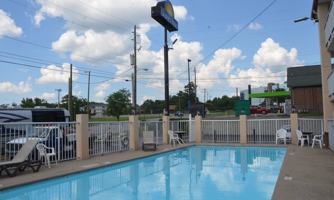 Nashville Hotel | Days Inn by Wyndham Nashville Airport