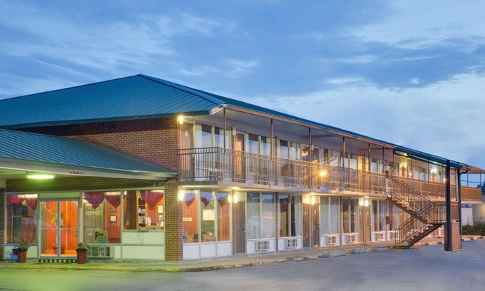 Newport Hotel | Days Inn by Wyndham Newport