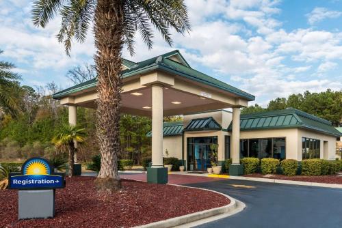 Richmond Hill Hotel | Days Inn by Wyndham Richmond Hill/Savannah