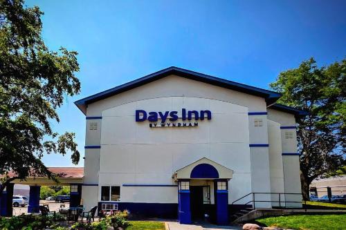 Waukegan Hotel | Days Inn by Wyndham Waukegan
