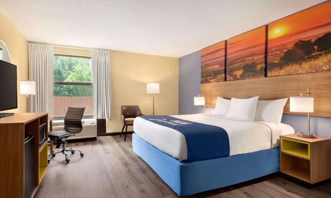 Merrillville Hotel | Days Inn & Suites by Wyndham Merrillville