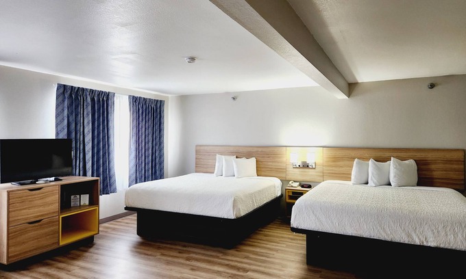 South Side Hotel | Days Inn & Suites by Wyndham Corpus Christi Central