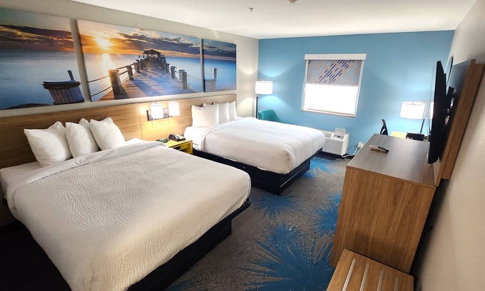 Russellville Hotel | Days Inn & Suites by Wyndham Russellville
