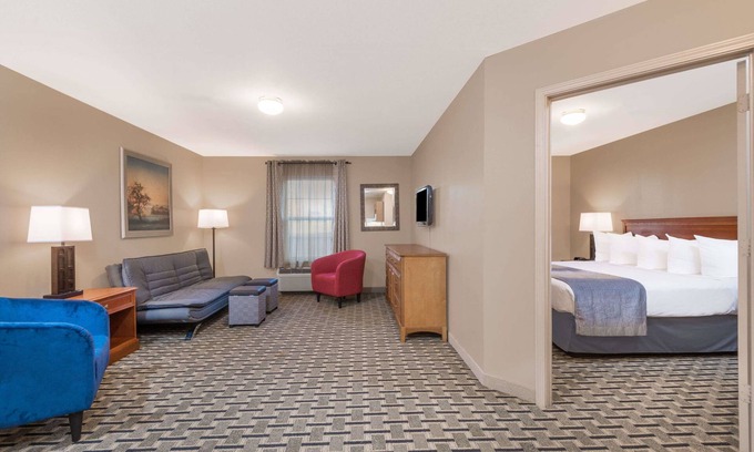 Sellersburg Hotel | Days Inn & Suites by Wyndham Sellersburg